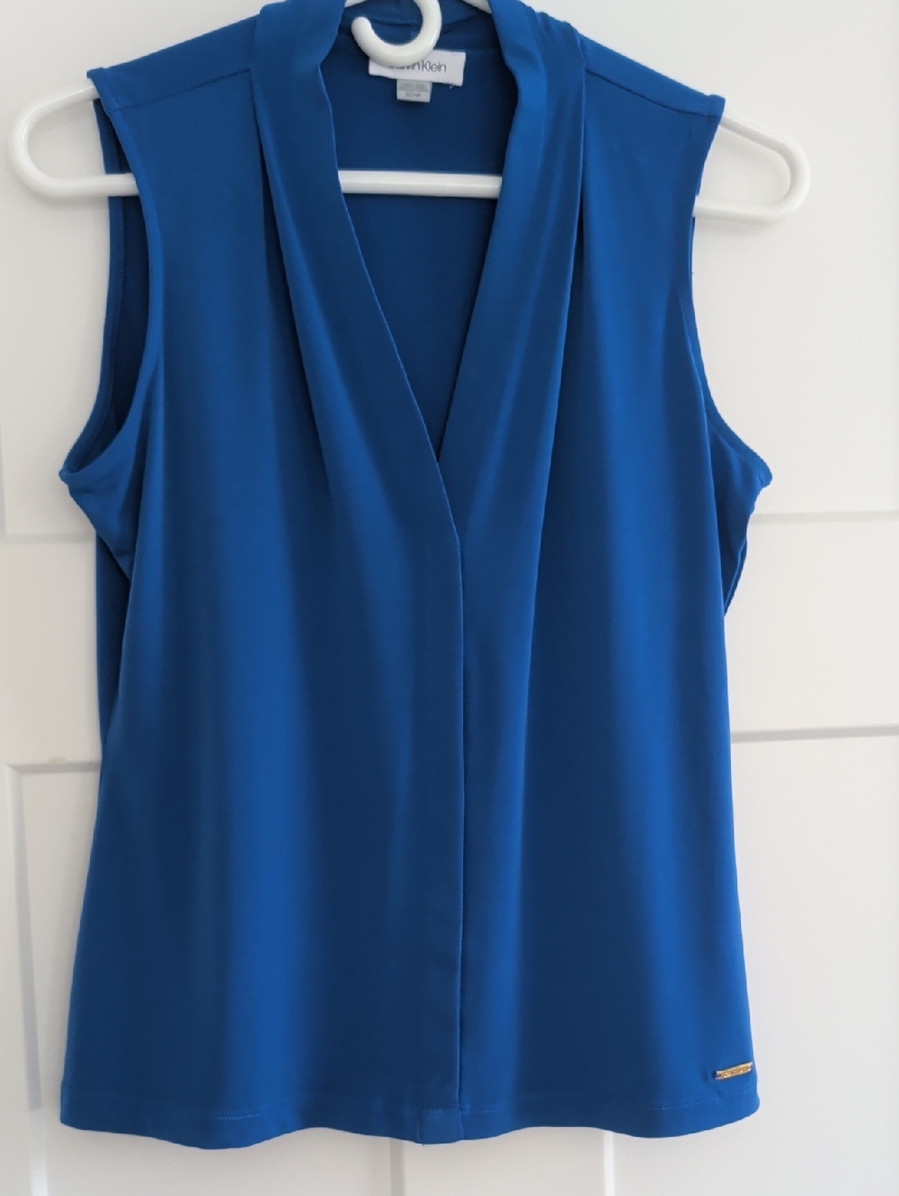 NWOT Calvin Klein Sleeveless V-Neck Top in Royal Blue Size Small